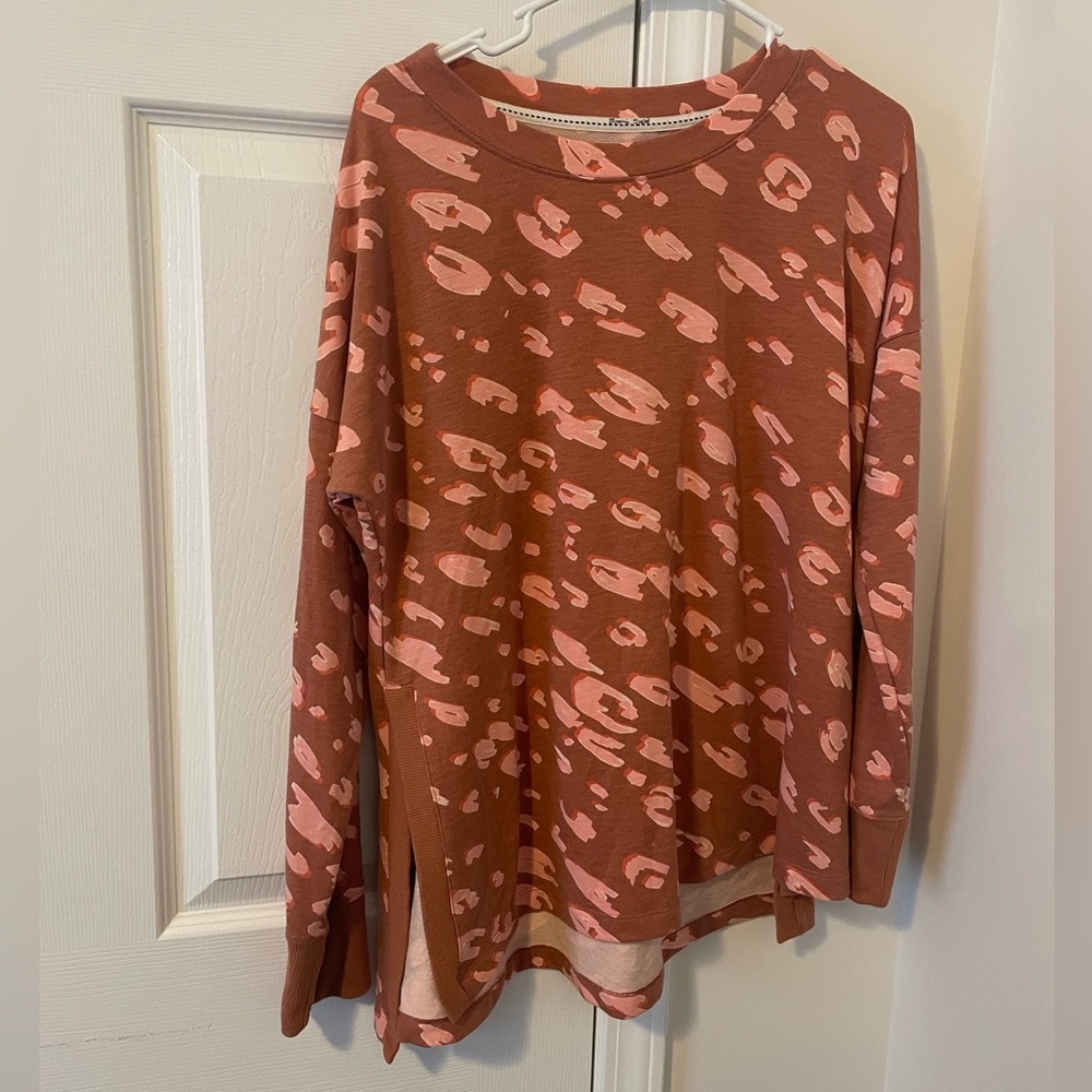 Wonderly Size Large Long Sleeve Side Slit Crew Neck Tunic